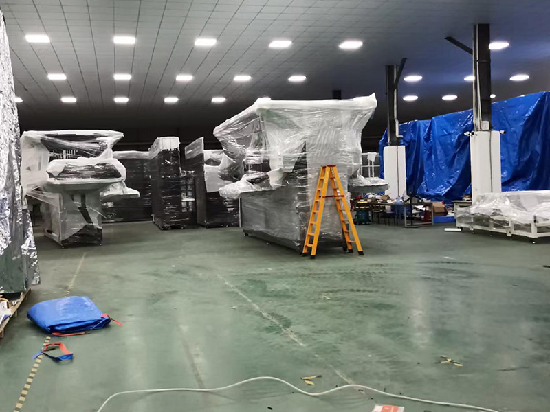 東莞(wǎn)某公司重(zhòng)型真空防(fáng)雨木箱