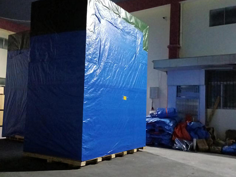 深(shēn)圳新能(neng)源防雨(yu)真空木(mu)箱