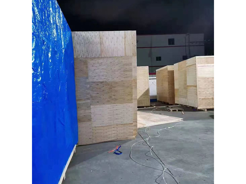 中山(shan)某公司(si)真空防(fáng)雨木箱(xiang)