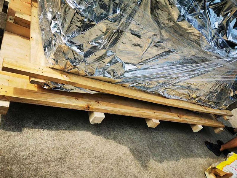 深圳(zhèn)沙井顯(xiǎn)示設備(bèi)真空熏(xun)蒸出口(kou)包裝