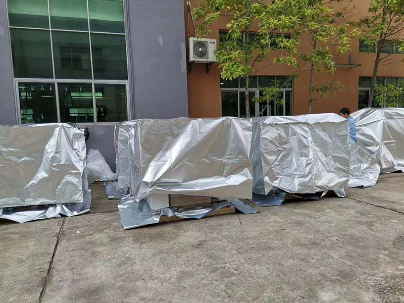 深(shen)圳福永自動化(huà)設備出口真空(kong)包裝