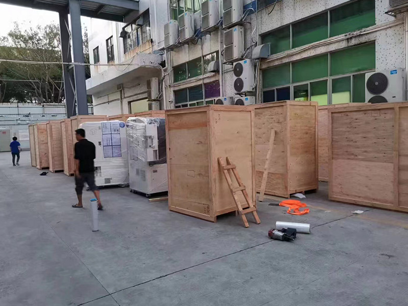 深圳福永(yǒng)出口設備打包(bao)現場