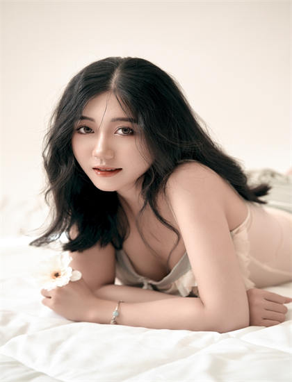 1080P高清：胸部解放运动电影与电视剧比较：媒介差异与叙事特点